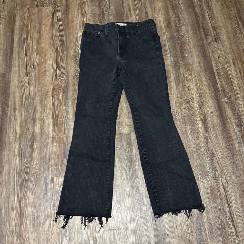 Madewell Mid Rise Kick Out Jeans Women's 27 Frayed Hem in Black Rinse Wash Denim